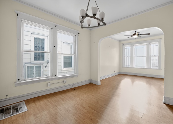 7829 S Champlain Avenue, Chicago, IL 60619