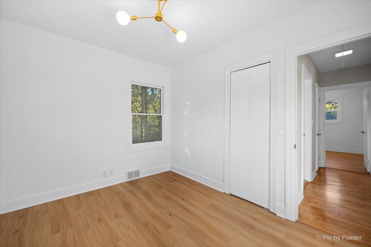 28524 W Main Street, Barrington, IL 60010