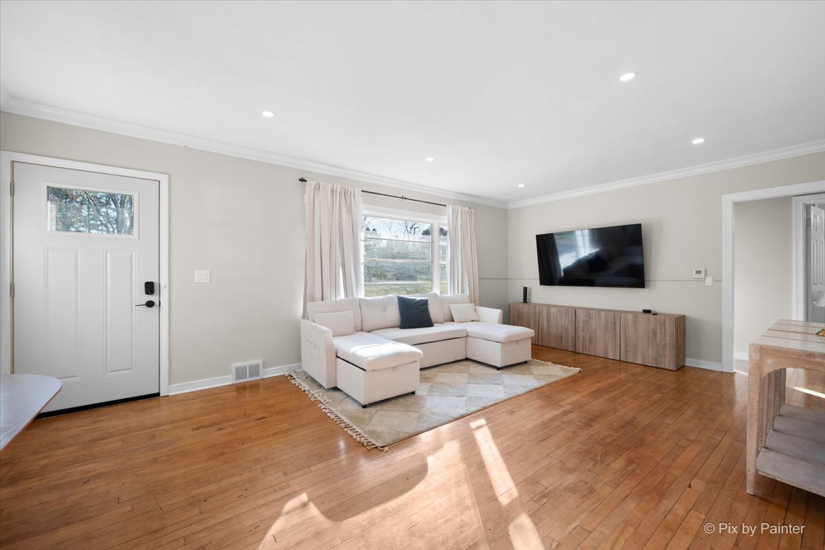 28524 W Main Street, Barrington, IL 60010