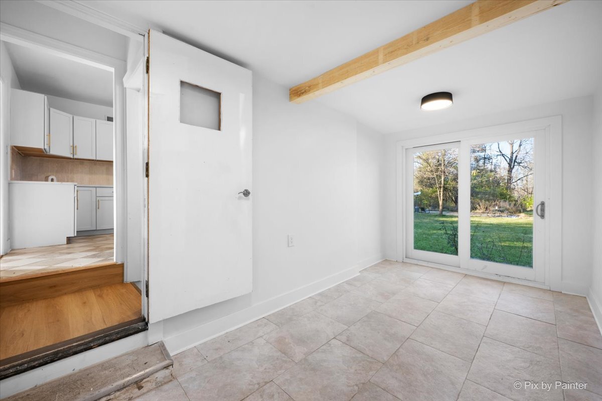 28524 W Main Street, Barrington, IL 60010