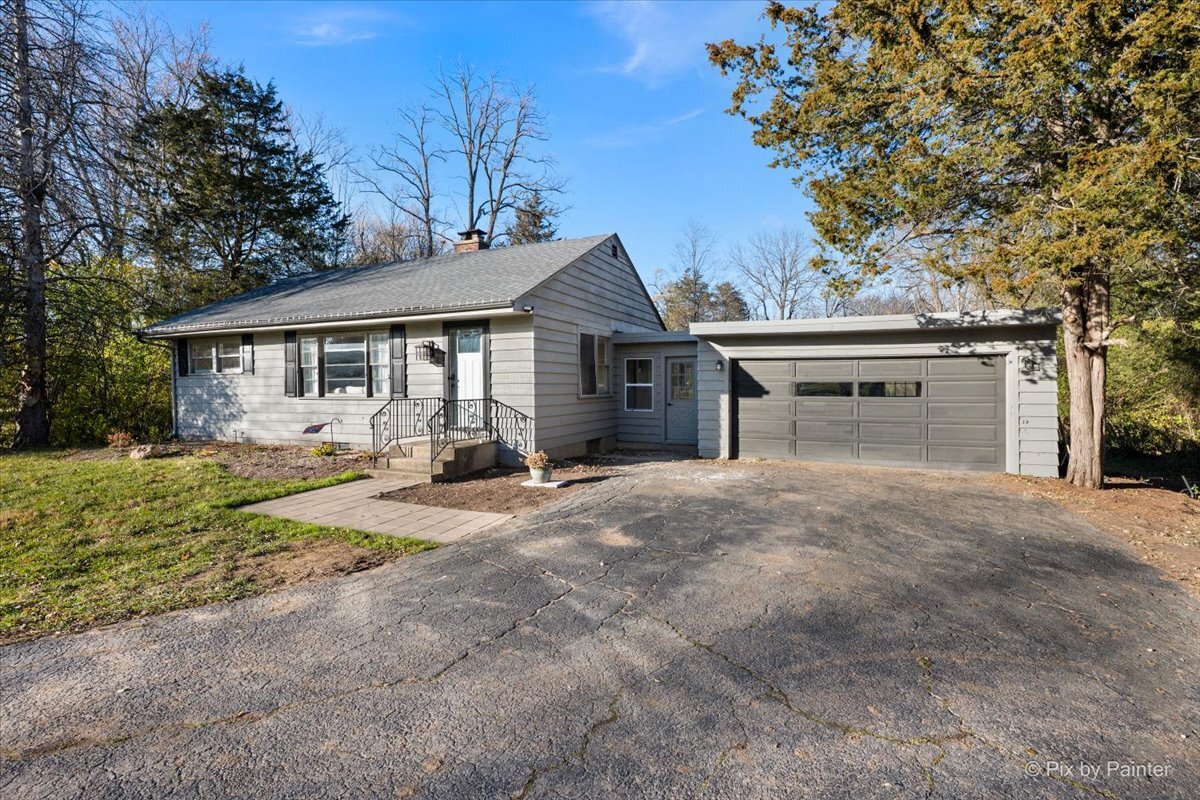 28524 W Main Street, Barrington, IL 60010