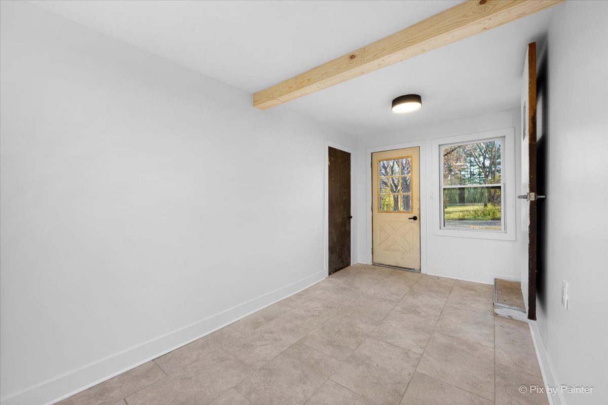 28524 W Main Street, Barrington, IL 60010