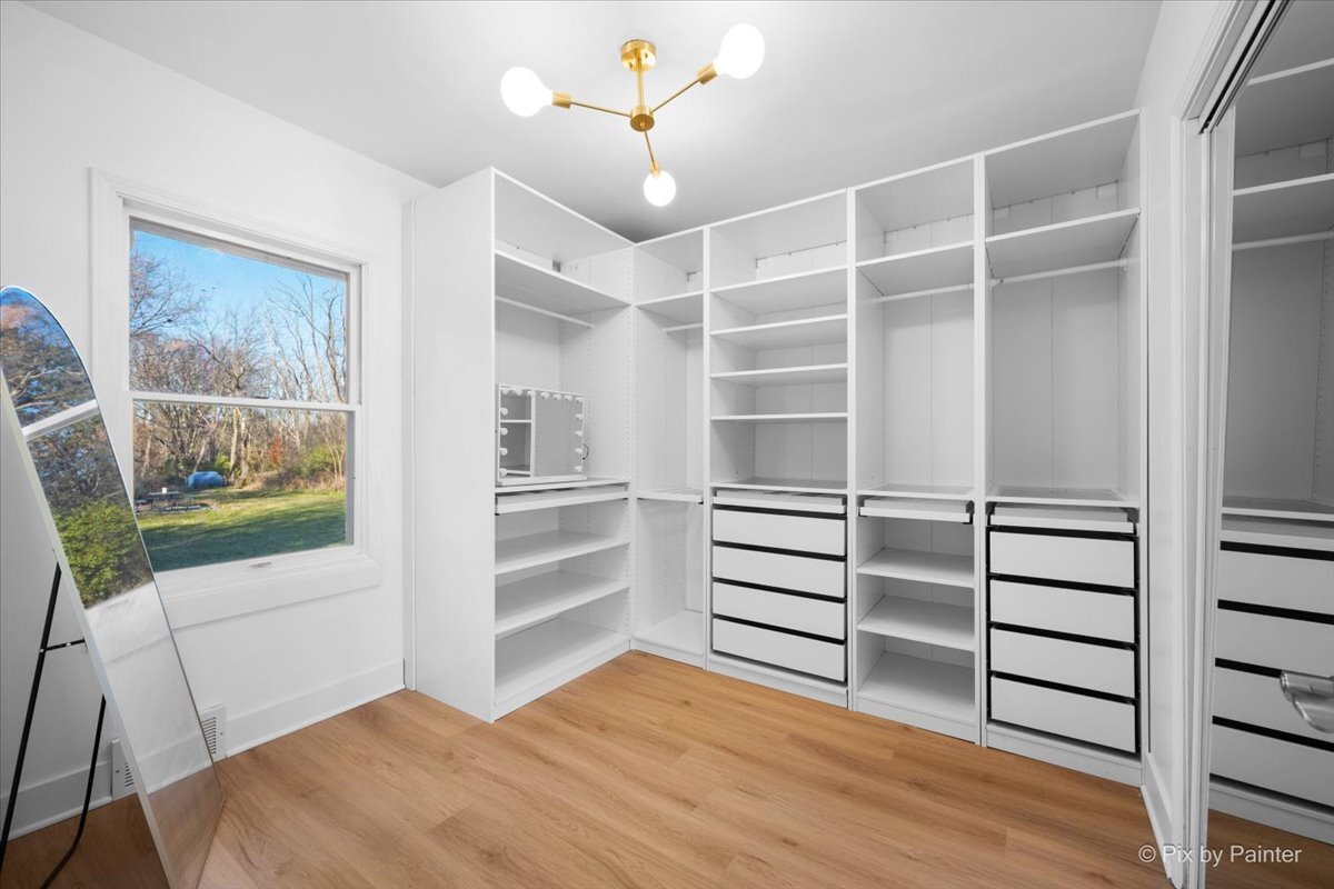 28524 W Main Street, Barrington, IL 60010