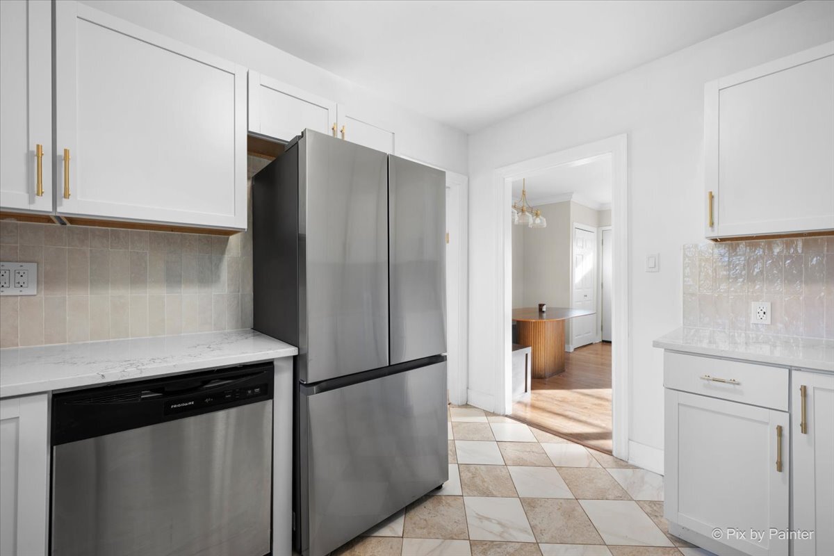 28524 W Main Street, Barrington, IL 60010