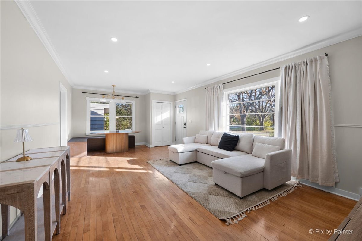 28524 W Main Street, Barrington, IL 60010