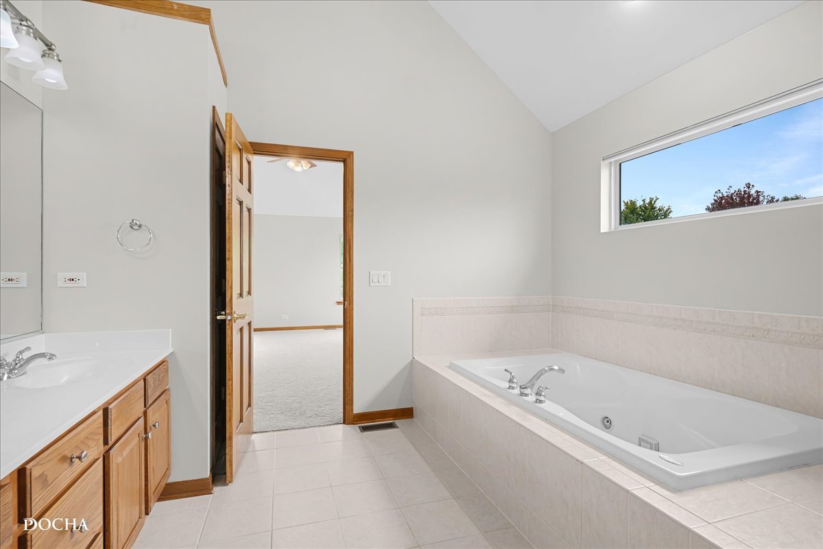 842 Heartland Drive, Yorkville, IL 60560