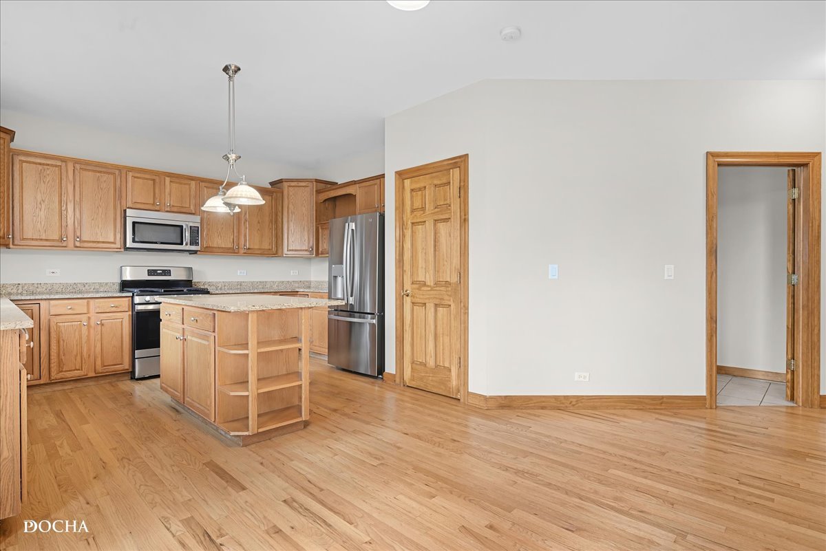 842 Heartland Drive, Yorkville, IL 60560