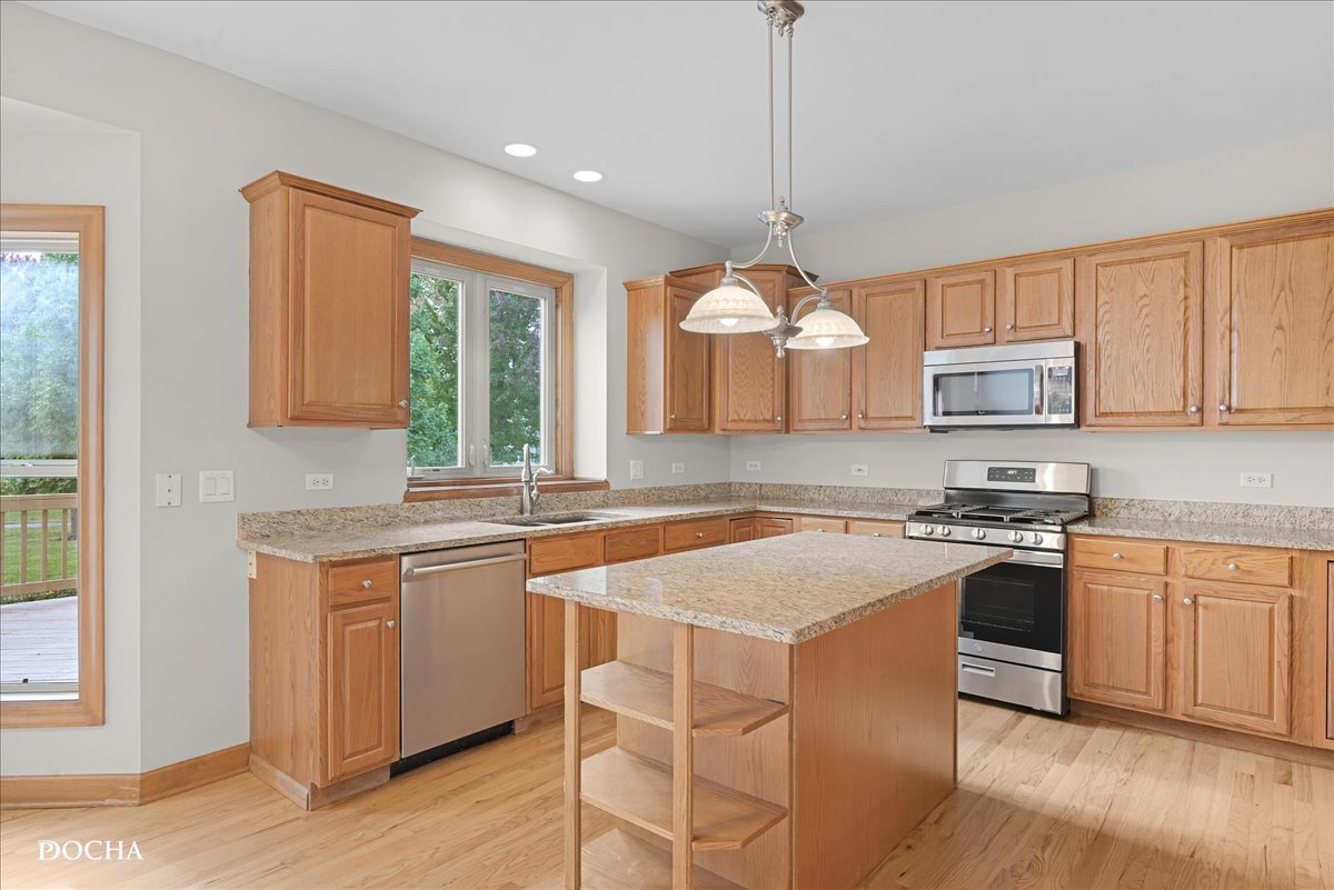 842 Heartland Drive, Yorkville, IL 60560