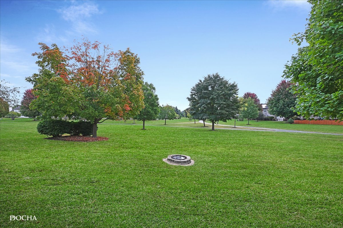 842 Heartland Drive, Yorkville, IL 60560