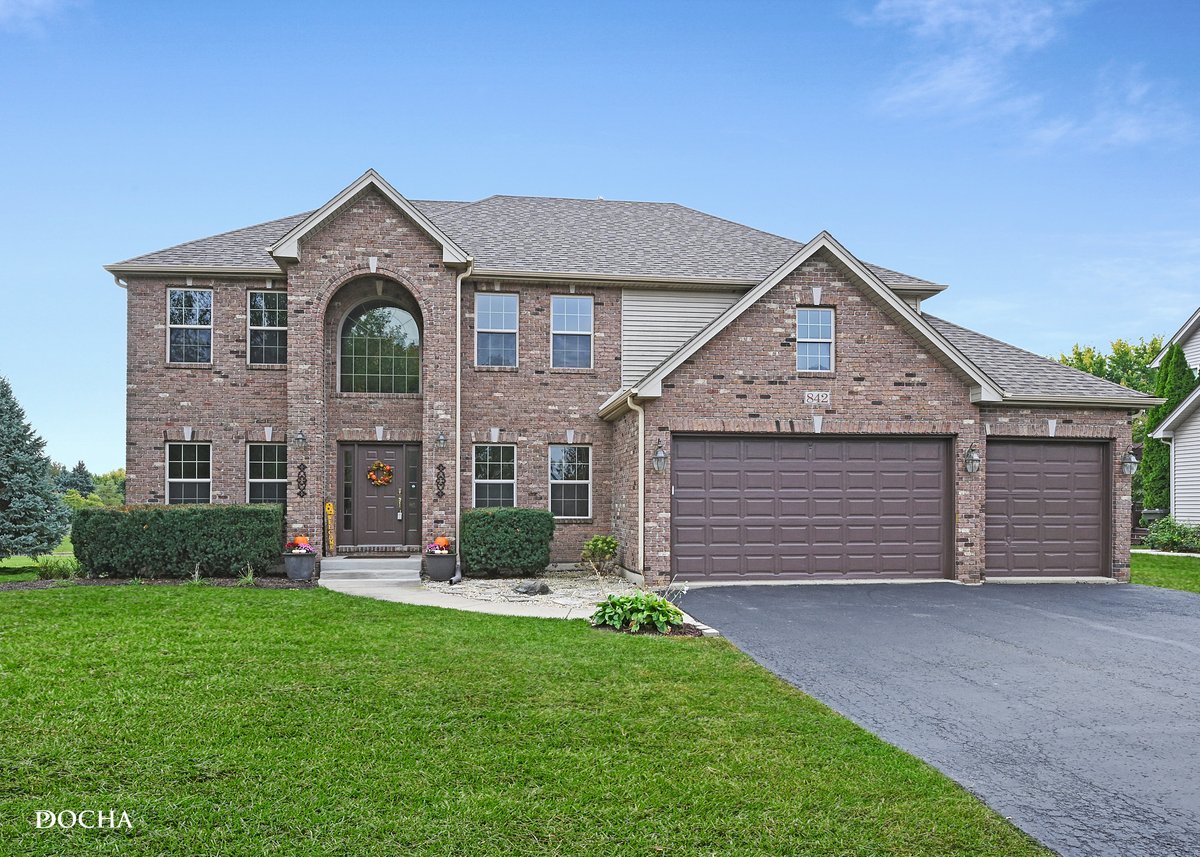 842 Heartland Drive, Yorkville, IL 60560