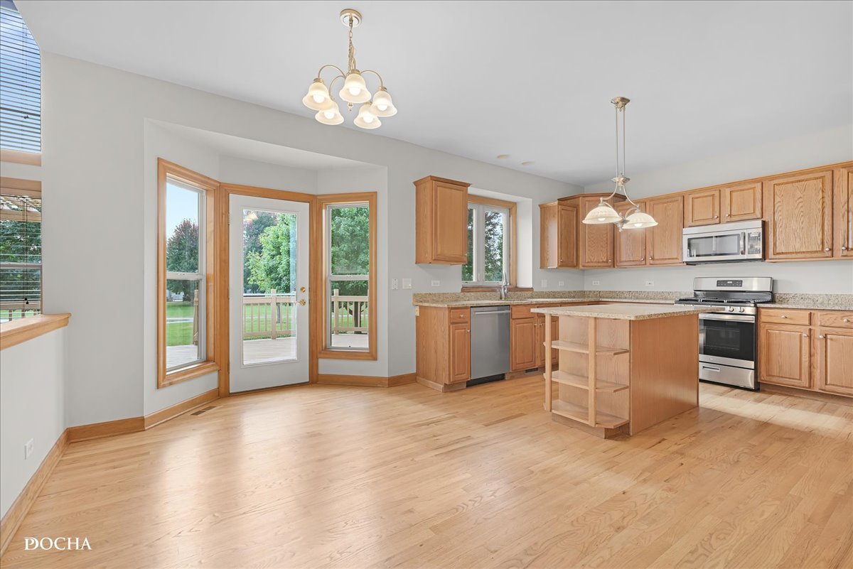 842 Heartland Drive, Yorkville, IL 60560