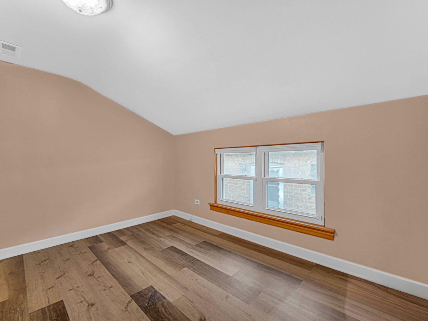 4537 Warsaw Avenue, Lyons, IL 60534
