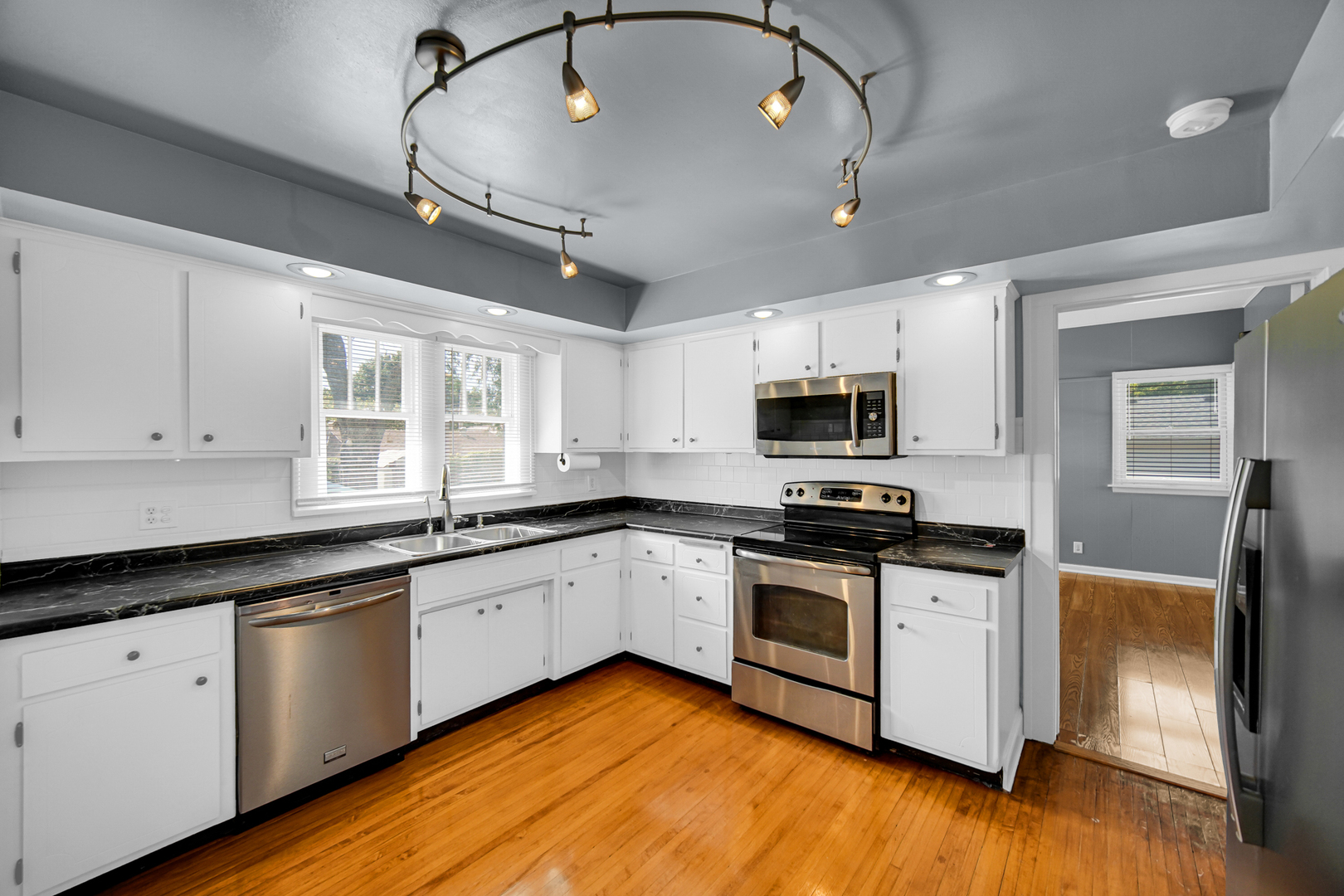 609 Cowles Avenue, Joliet, IL 60435