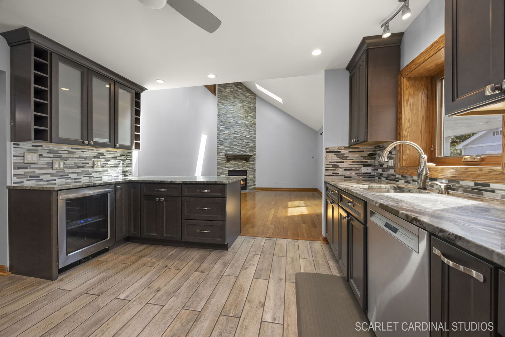 584 Beaconsfield Avenue, Naperville, IL 60565