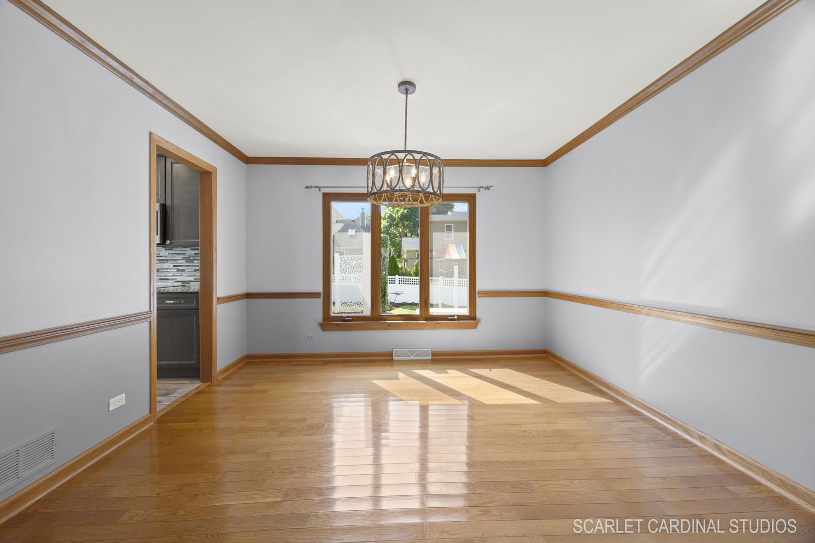 584 Beaconsfield Avenue, Naperville, IL 60565