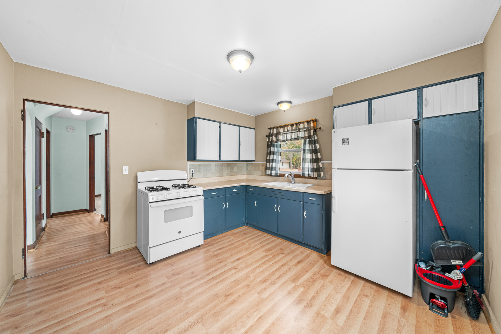 415 W Center Street, Sandwich, IL 60548