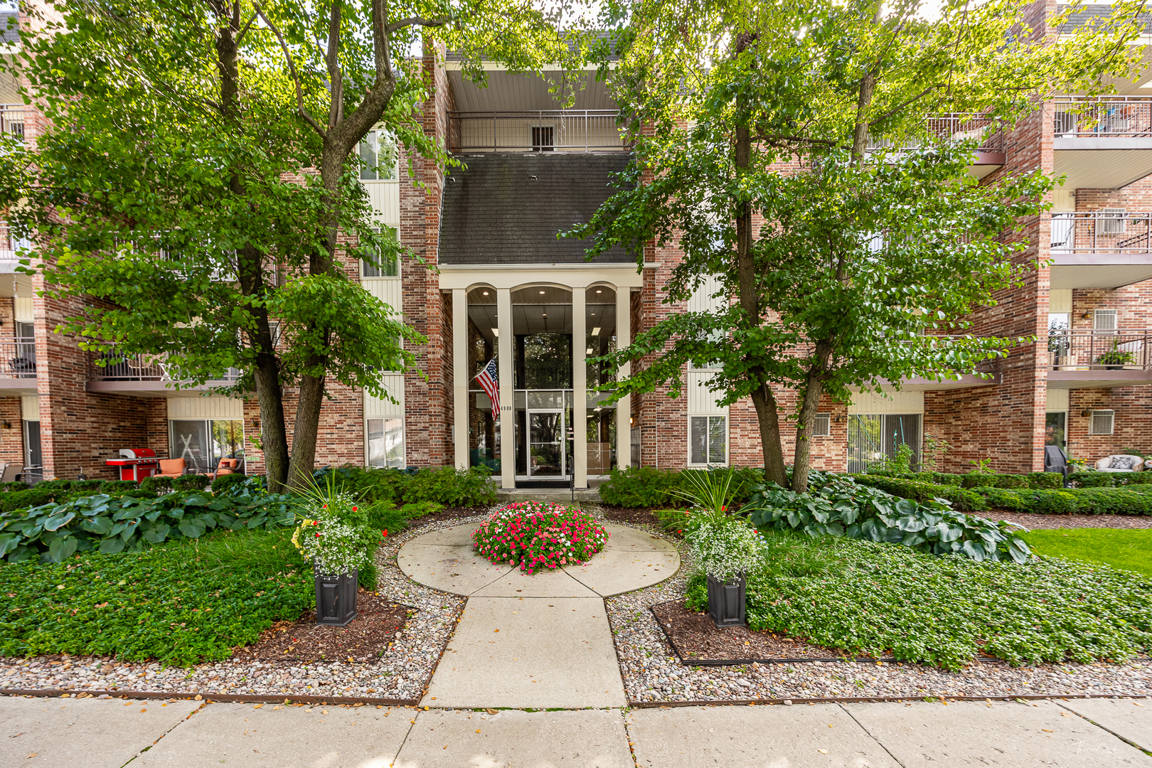4900 Forest Avenue #308, Downers Grove, IL 60515