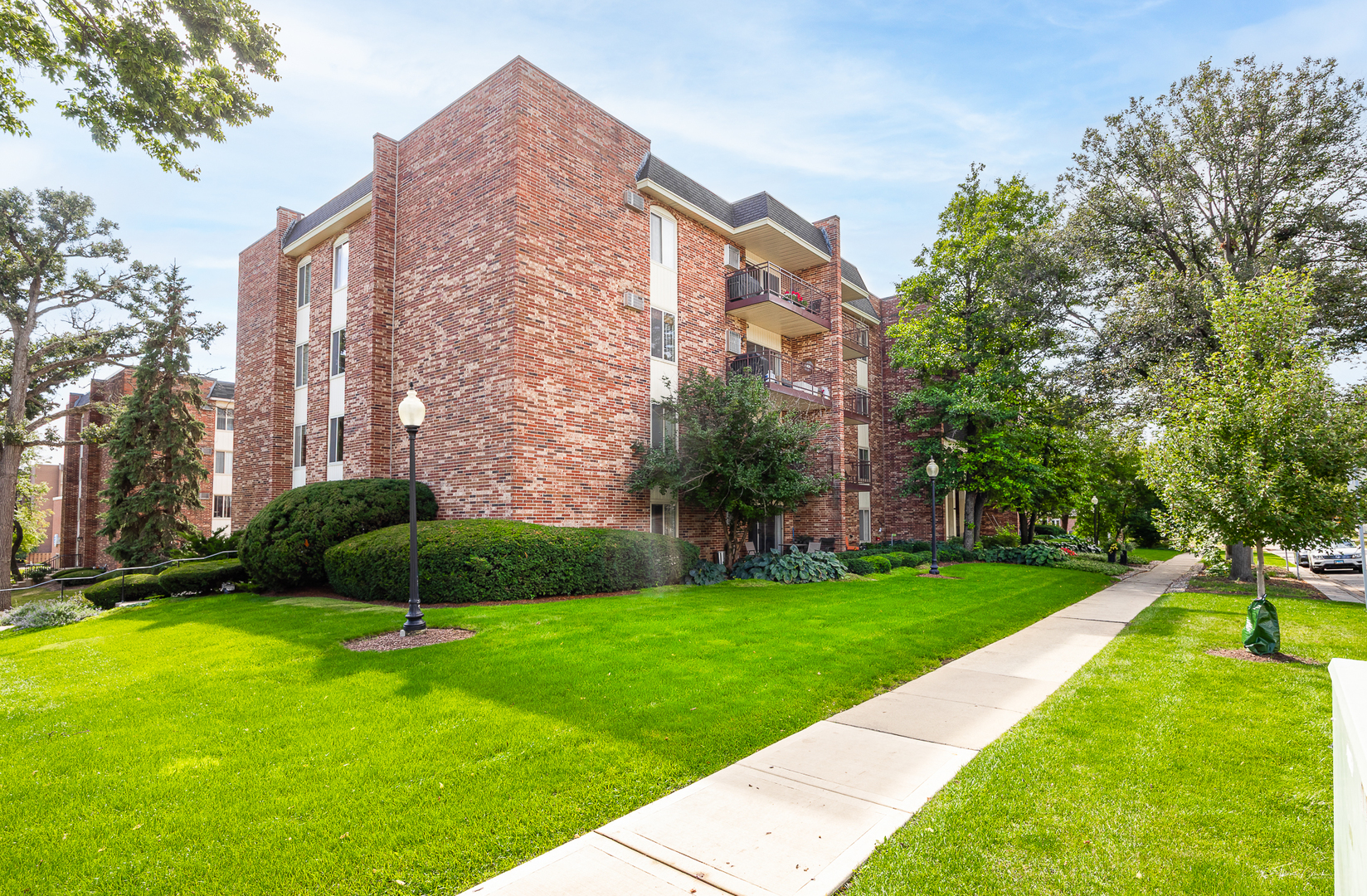 4900 Forest Avenue #308, Downers Grove, IL 60515