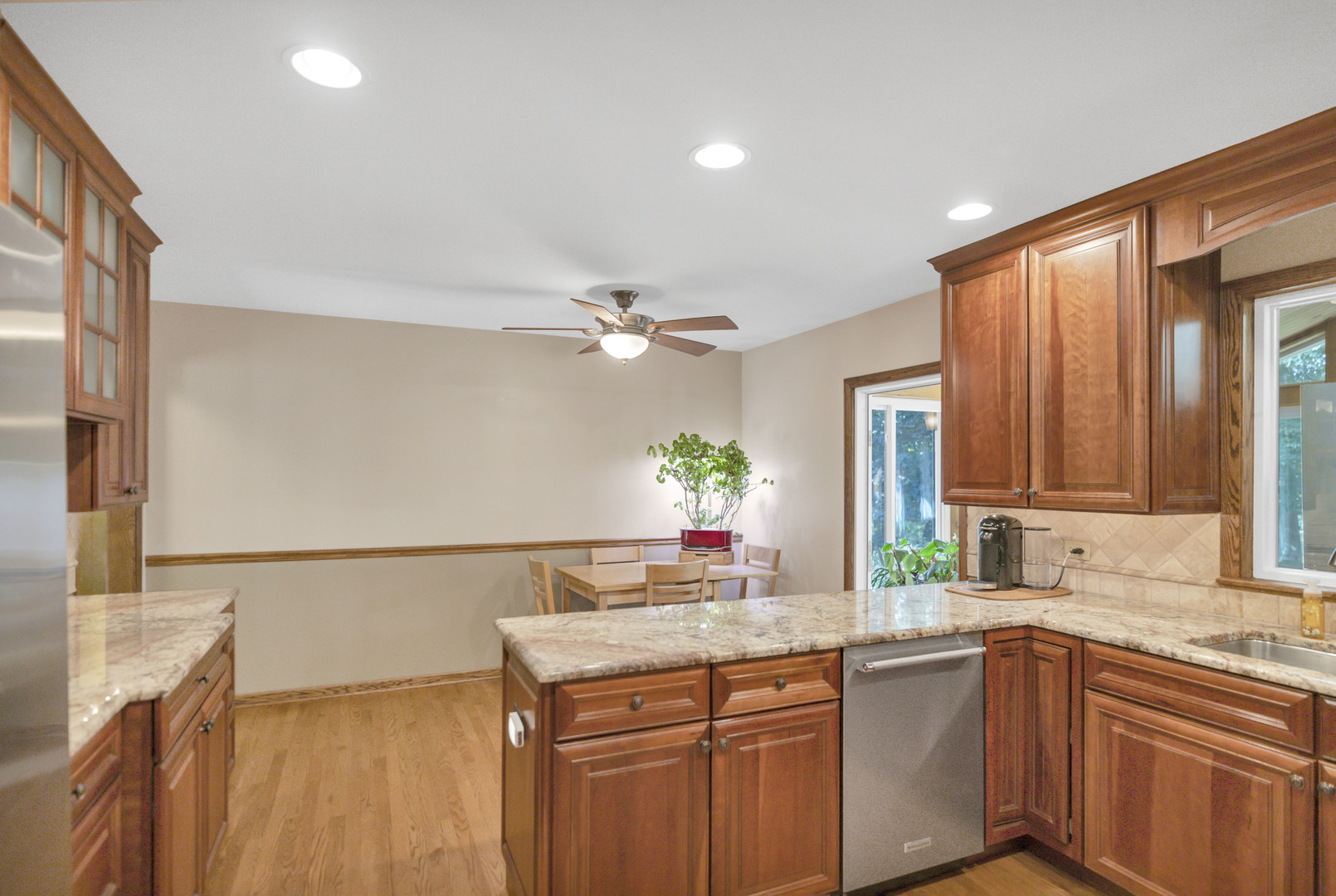 512 N Forest Drive, Addison, IL 60101