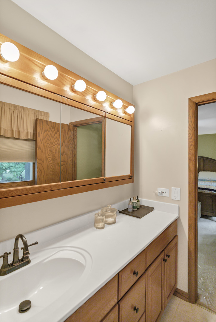 512 N Forest Drive, Addison, IL 60101