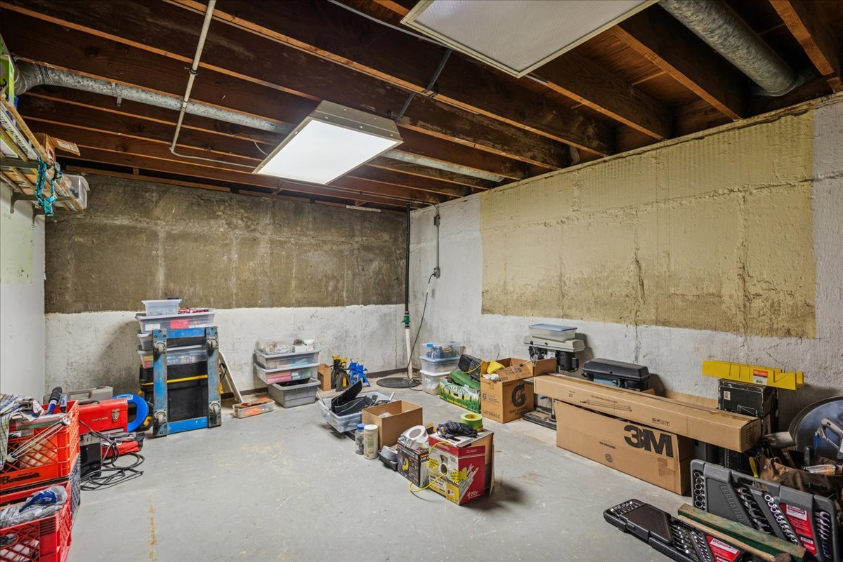 512 S Busse Road, Mount Prospect, IL 60056