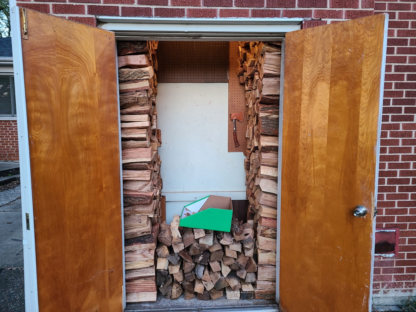 512 S Busse Road, Mount Prospect, IL 60056