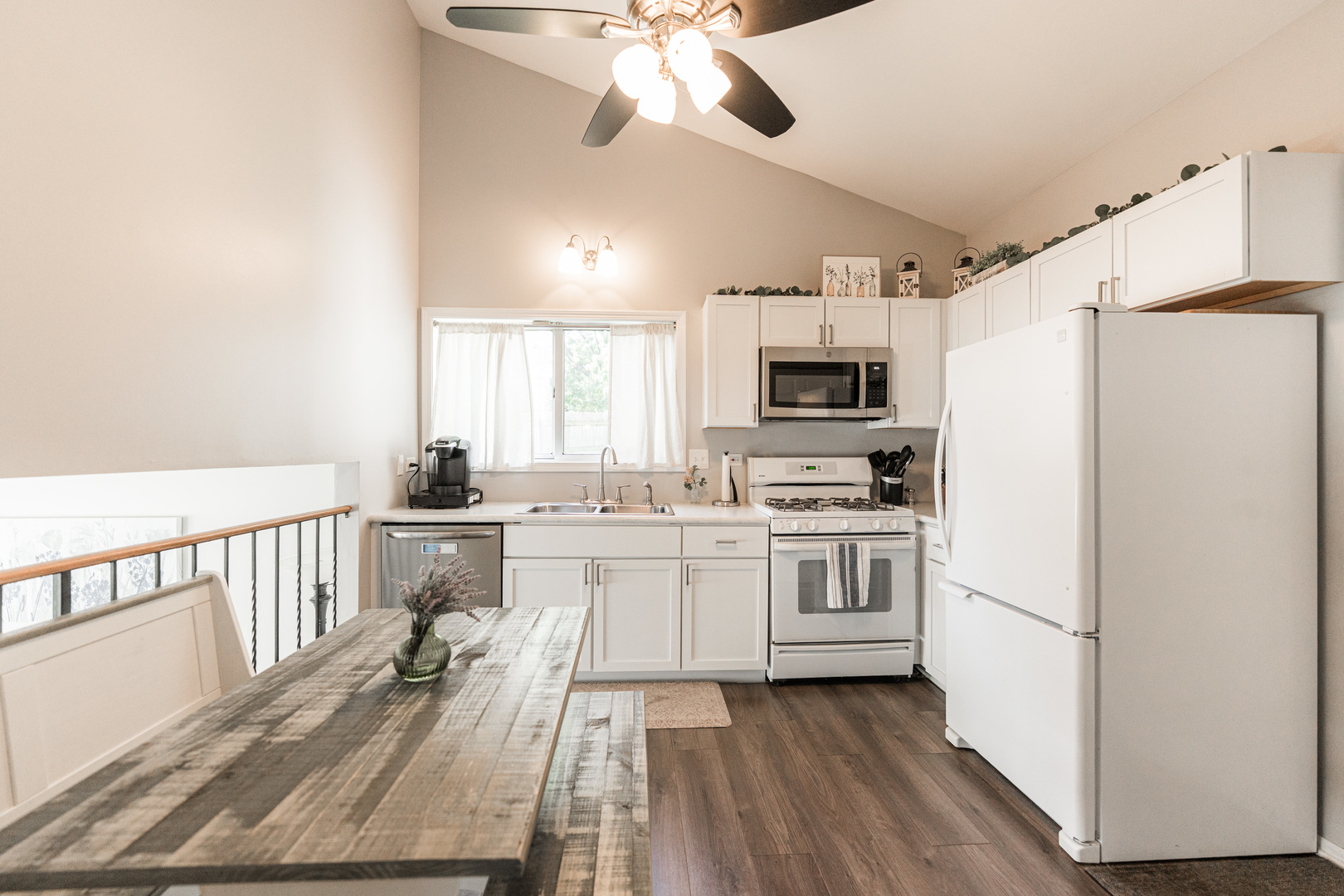 947 Aspen Drive, Lombard, IL 60148