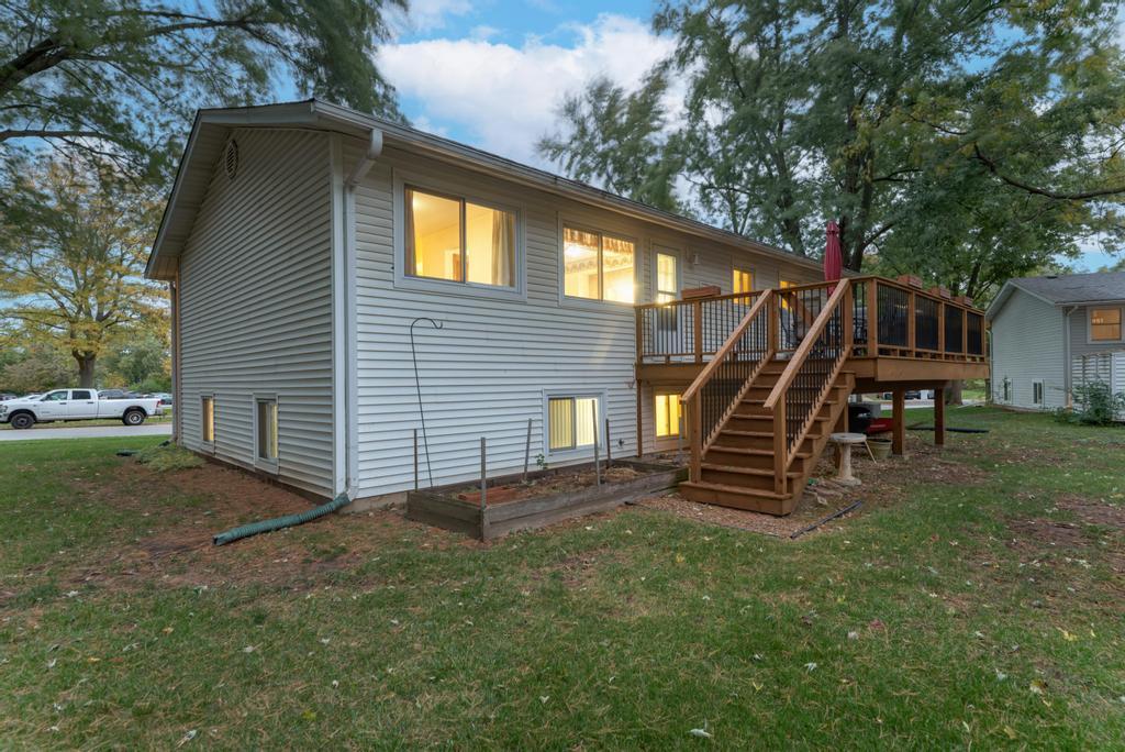 2801 Mitchell Drive, Woodridge, IL 60517