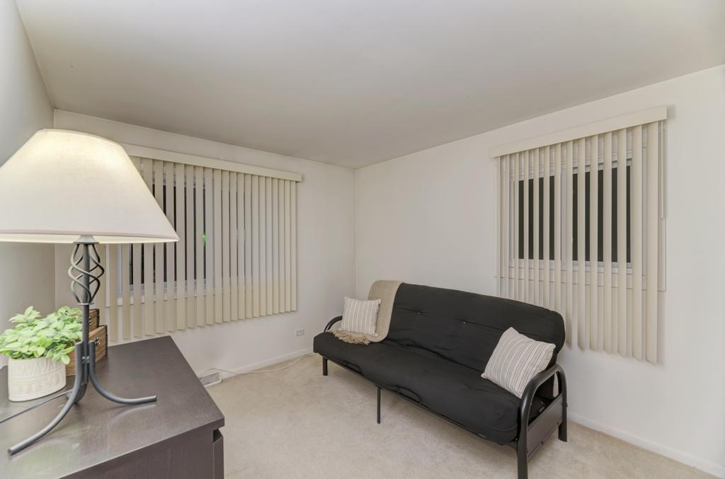 2801 Mitchell Drive, Woodridge, IL 60517