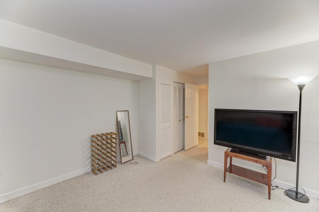 2801 Mitchell Drive, Woodridge, IL 60517