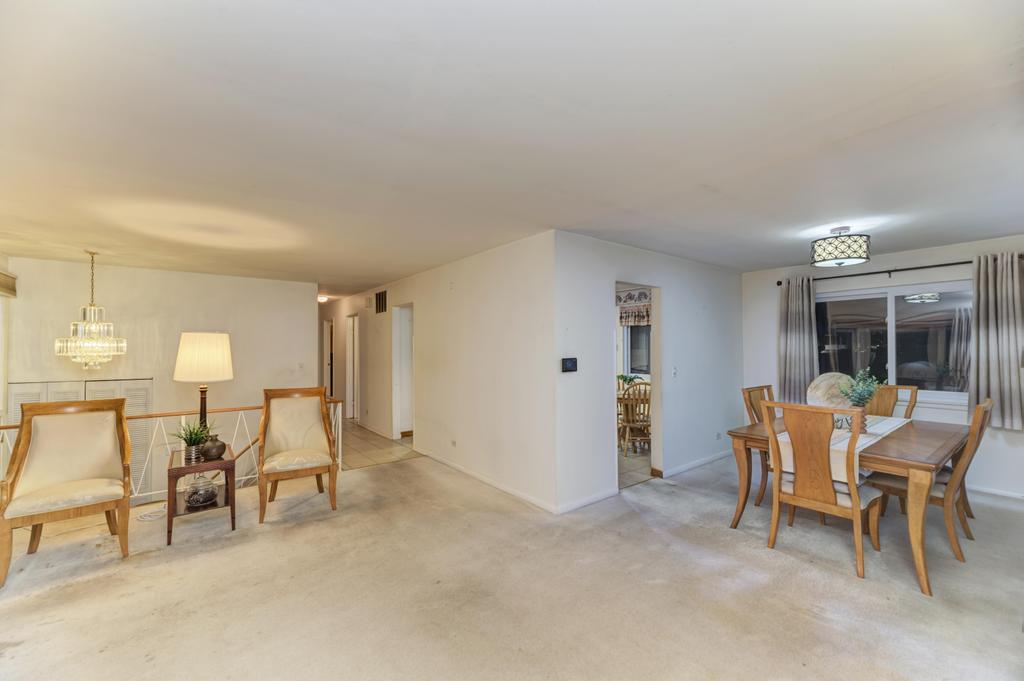 2801 Mitchell Drive, Woodridge, IL 60517