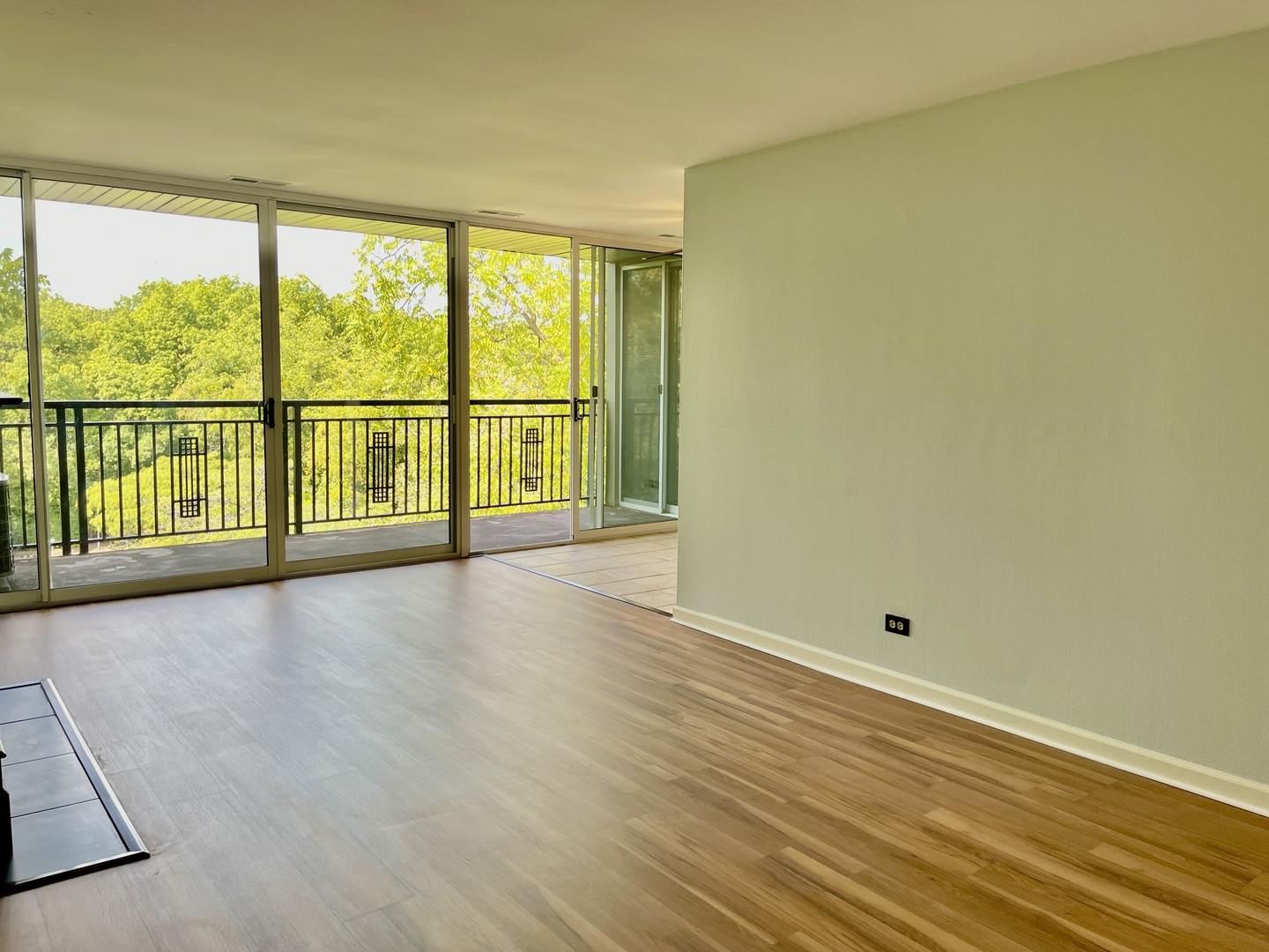 5900 Oakwood Drive #5L, Lisle, IL 60532