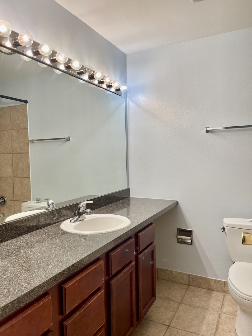 5900 Oakwood Drive #5L, Lisle, IL 60532