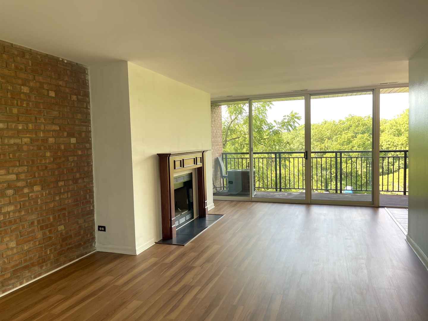 5900 Oakwood Drive #5L, Lisle, IL 60532