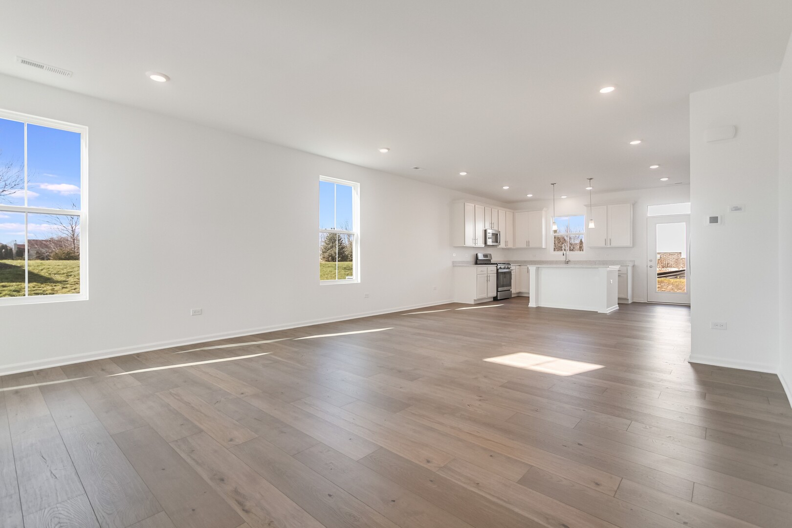 1886 Fulton Street, Woodridge, IL 60517