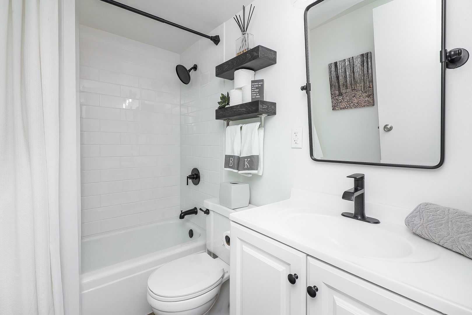 8000 Woodglen Lane #101, Downers Grove, IL 60516