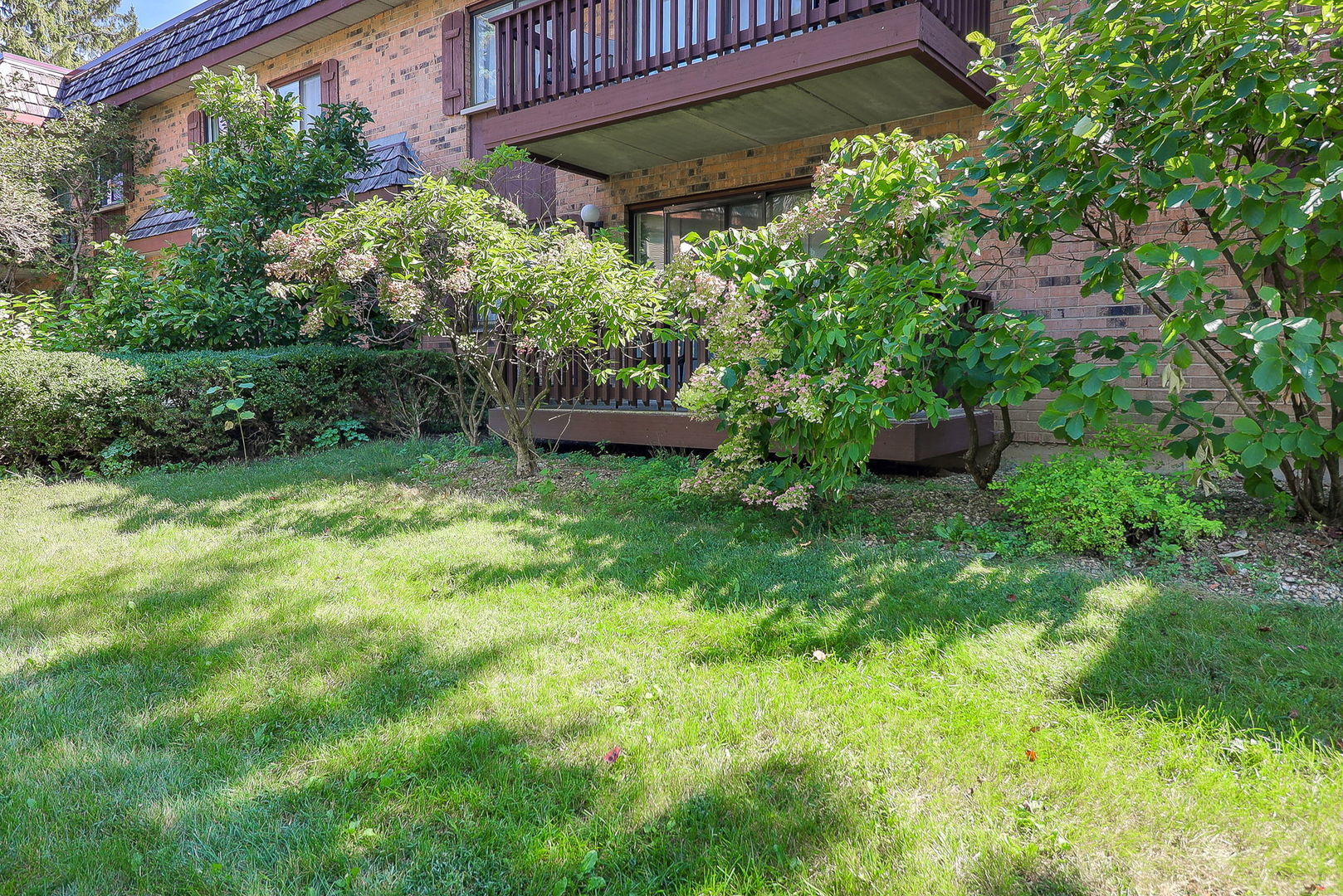 8000 Woodglen Lane #101, Downers Grove, IL 60516