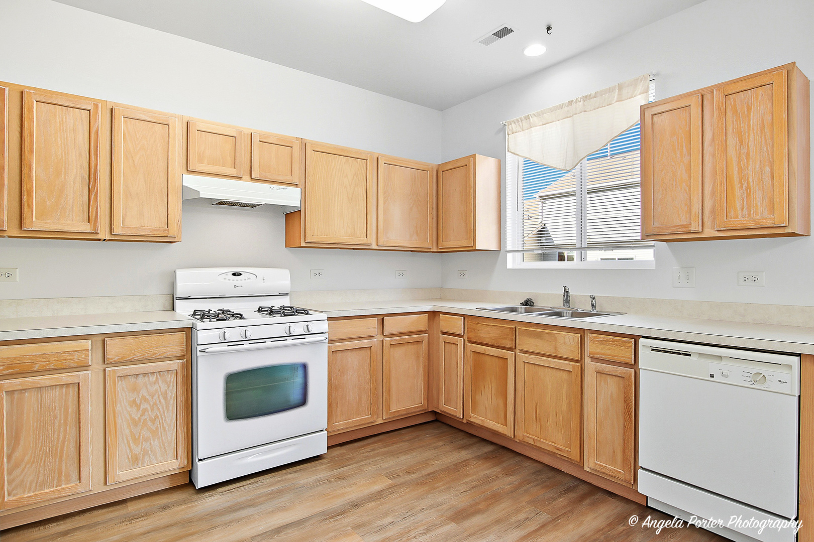 28744 W PONDVIEW Drive #28744, Lakemoor, IL 60051