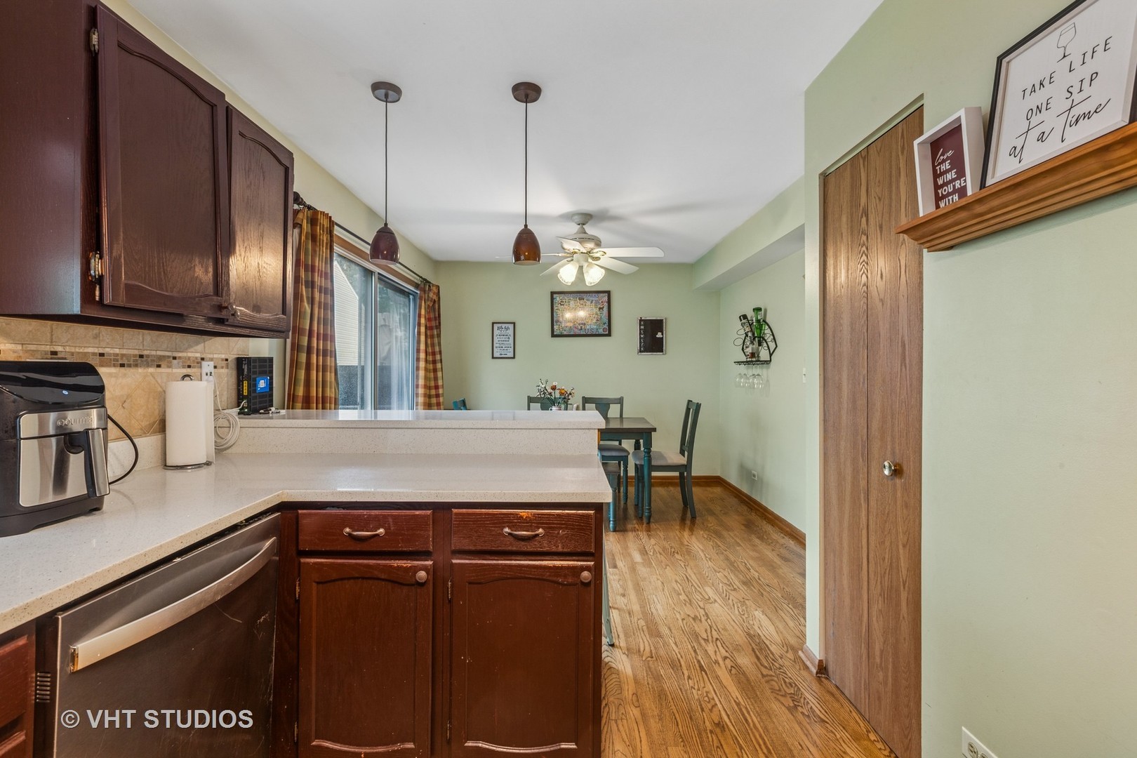 1539 Apple Grove Lane, Westmont, IL 60559