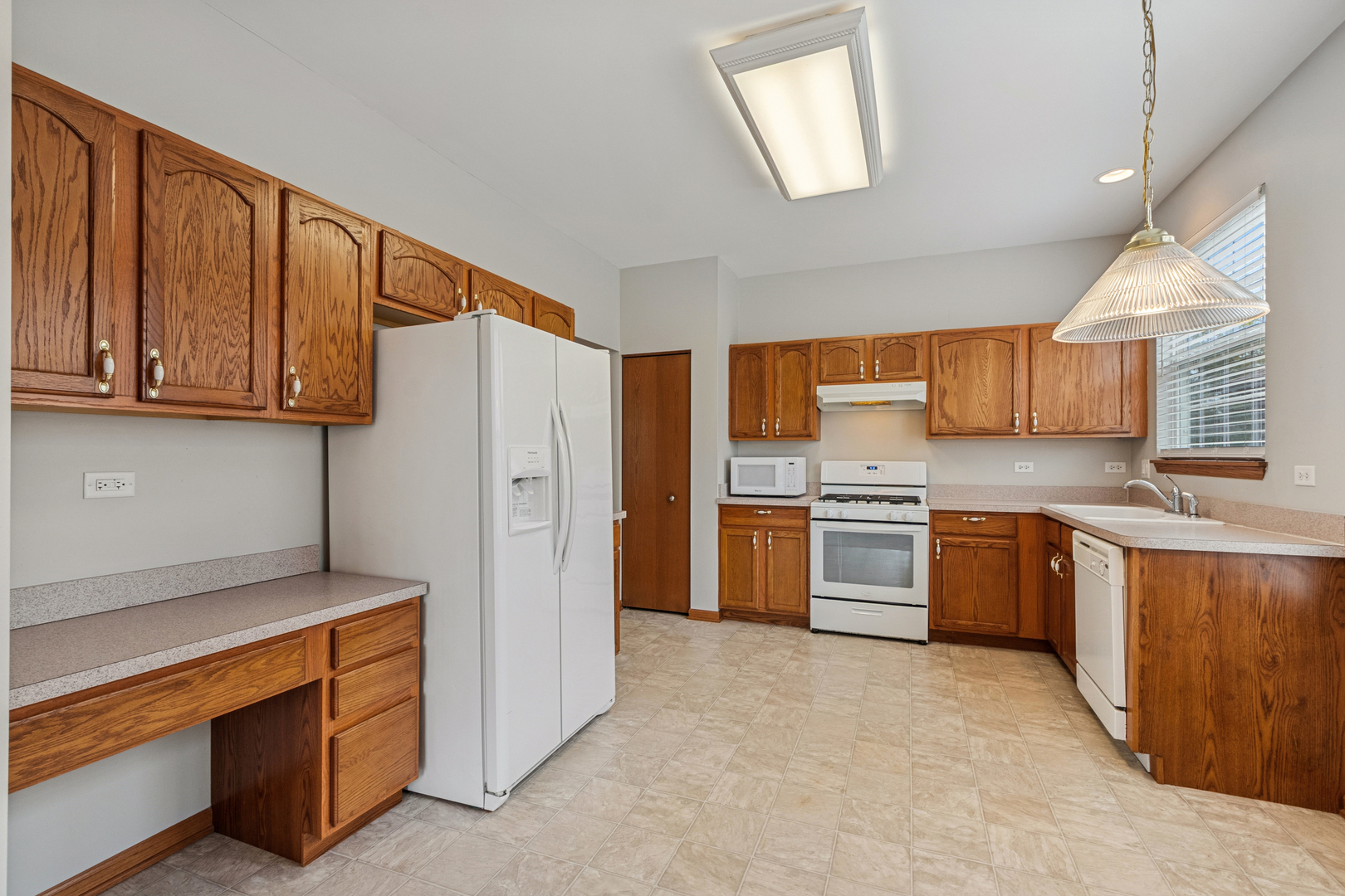 21308 Brush Lake Drive, Crest Hill, IL 60403