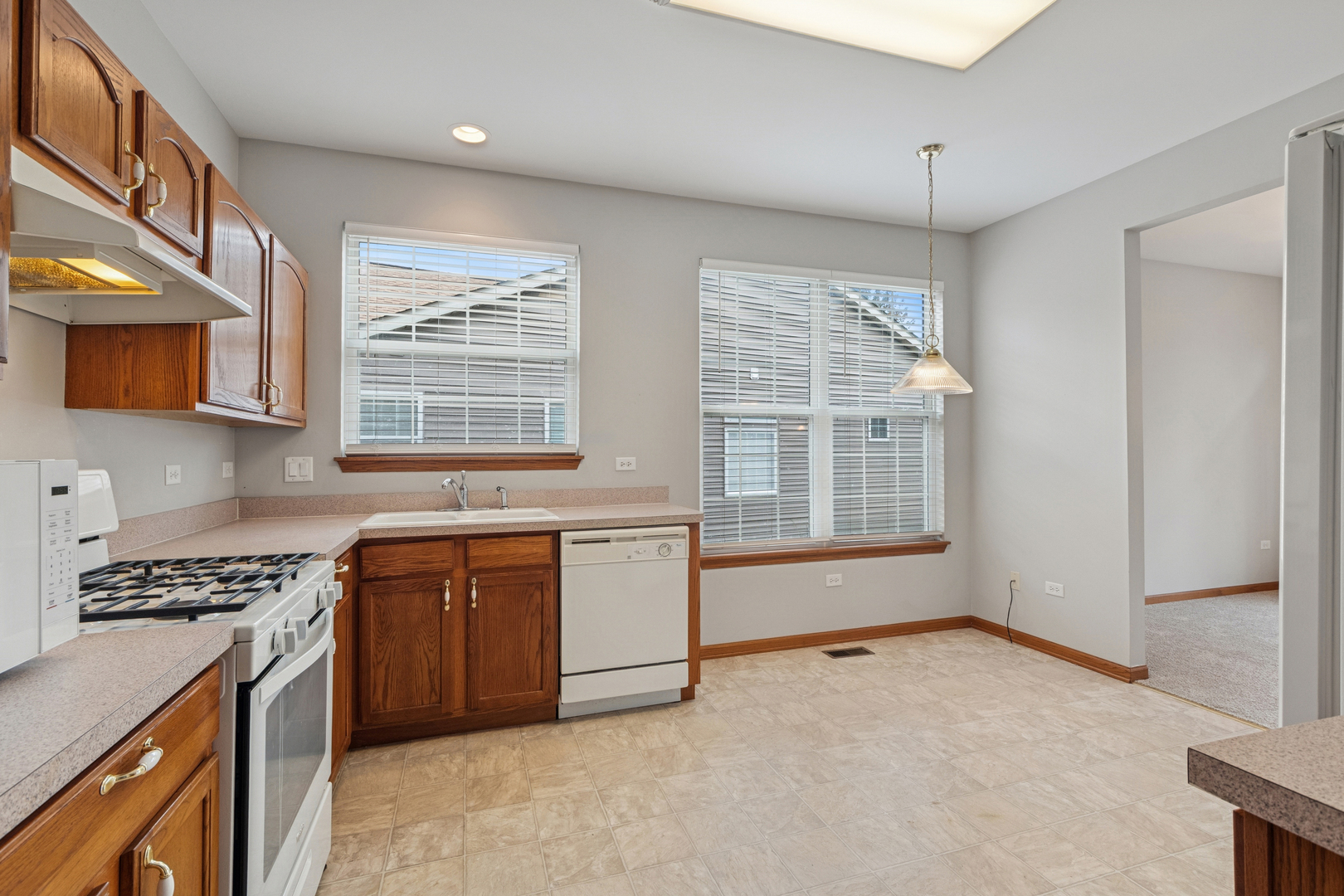 21308 Brush Lake Drive, Crest Hill, IL 60403