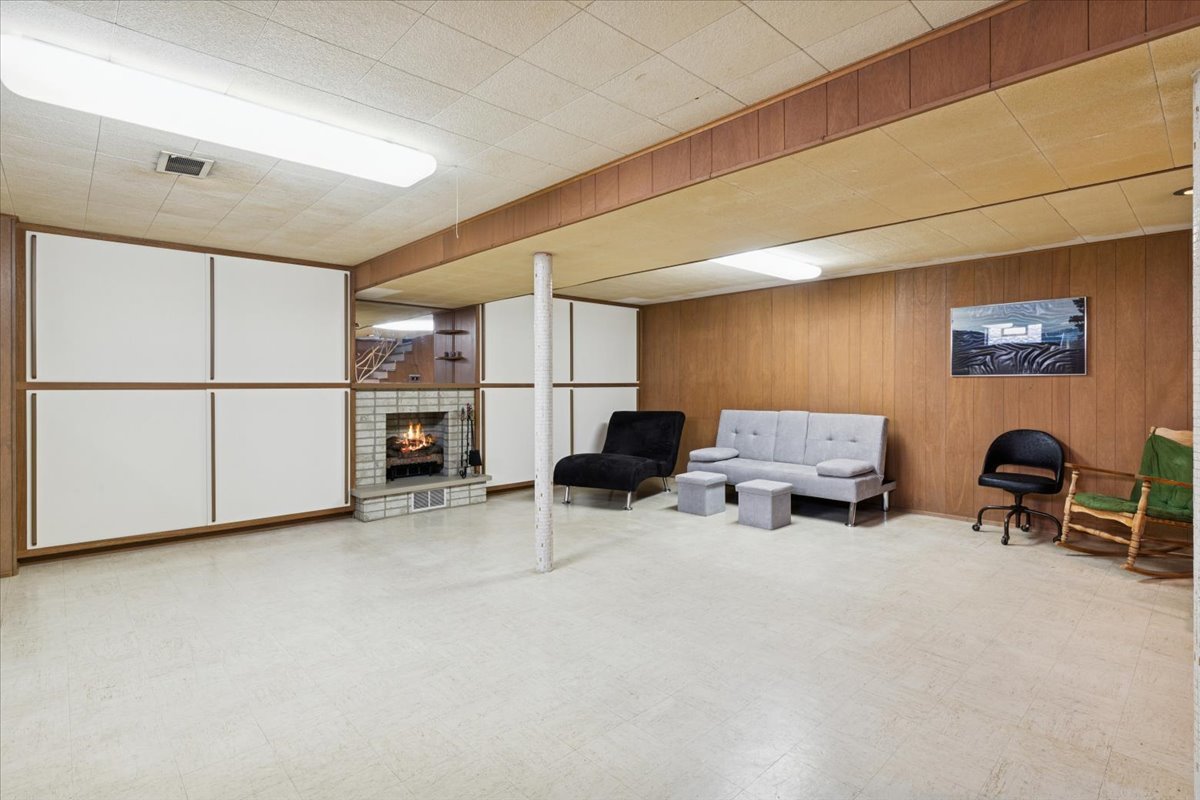 4456 N Forestview Avenue, Chicago, IL 60656