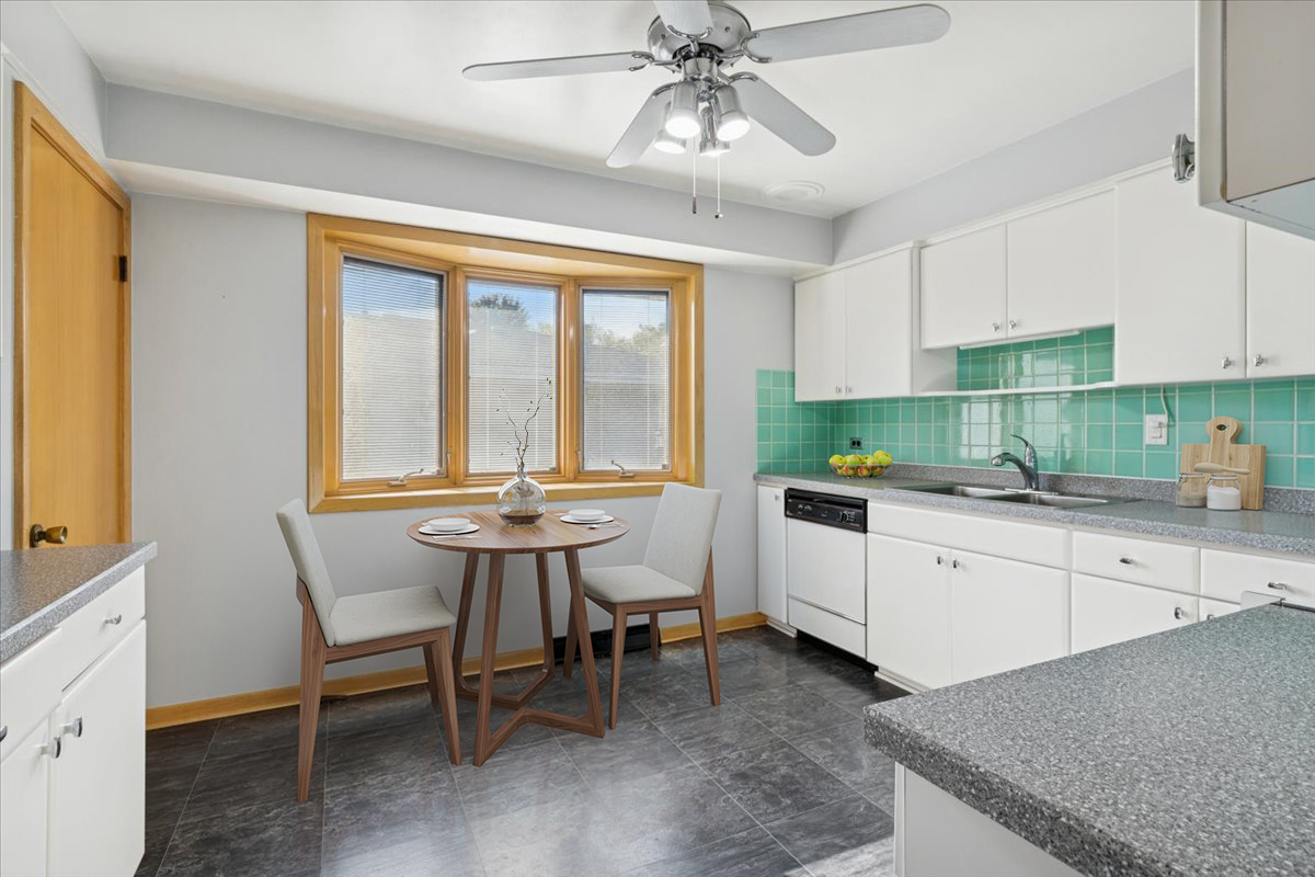 4456 N Forestview Avenue, Chicago, IL 60656