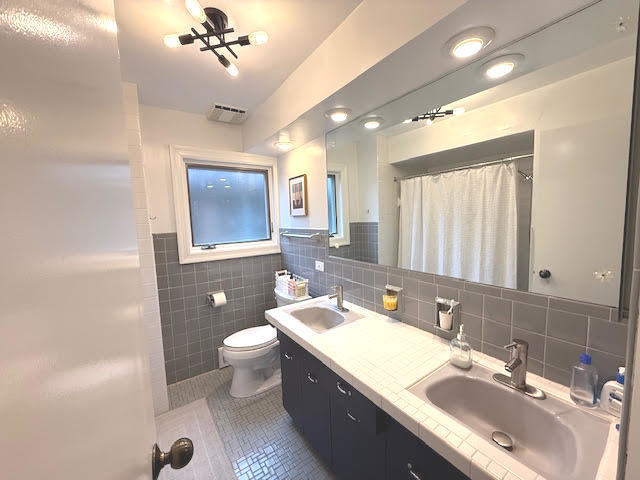 556 N BARTON Avenue #1, Evanston, IL 60202