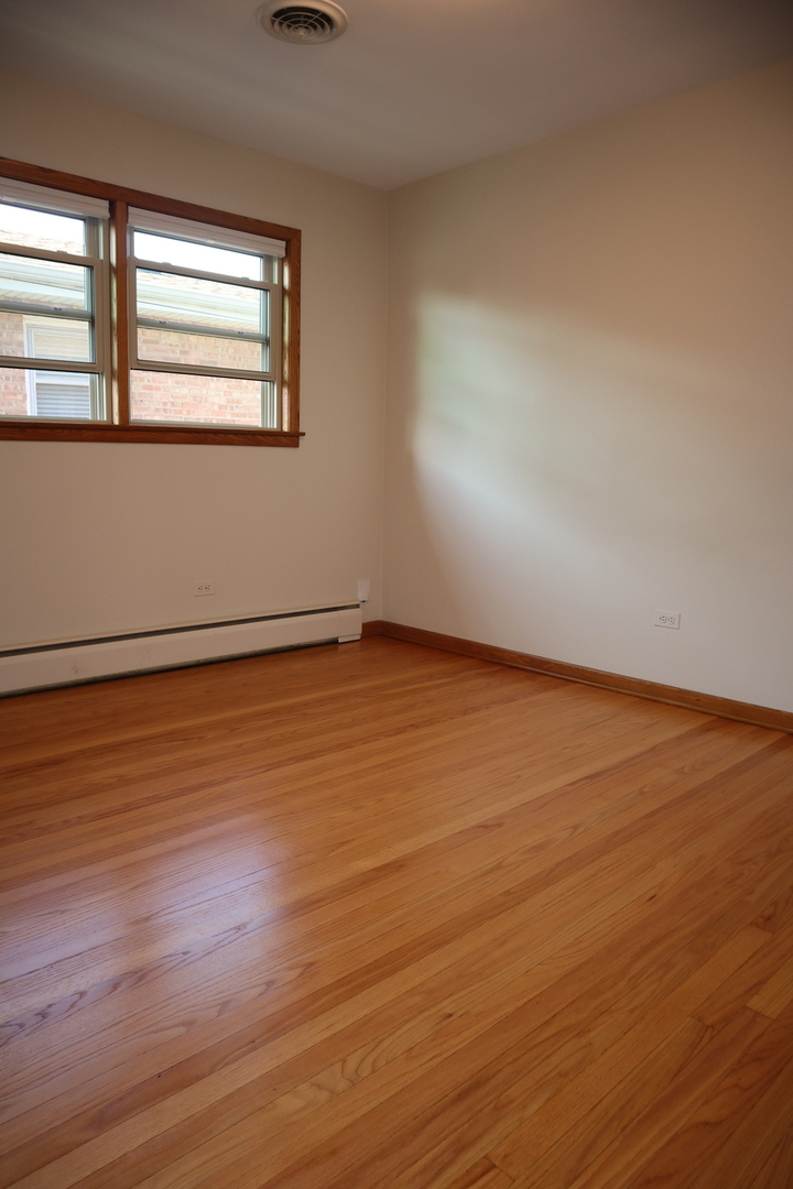 2900 W 101st Place, Evergreen Park, IL 60805