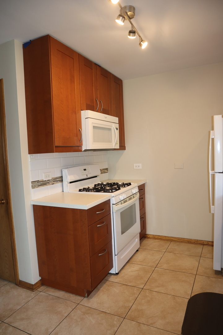 2900 W 101st Place, Evergreen Park, IL 60805