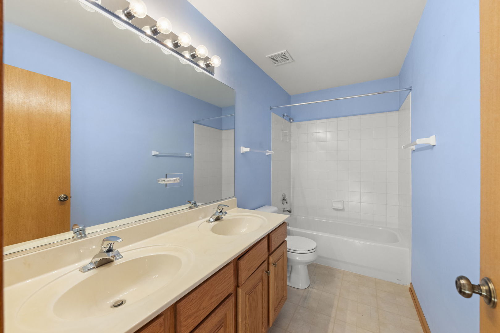 2532 Sagamore Circle, Aurora, IL 60503