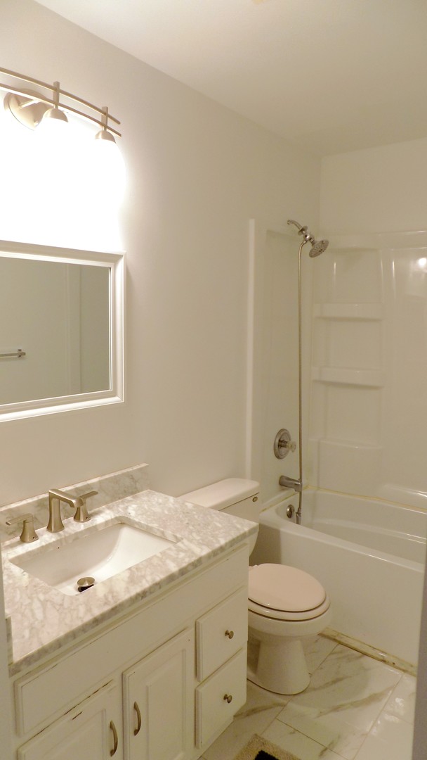 885 CHELSEA Court, Aurora, IL 60504