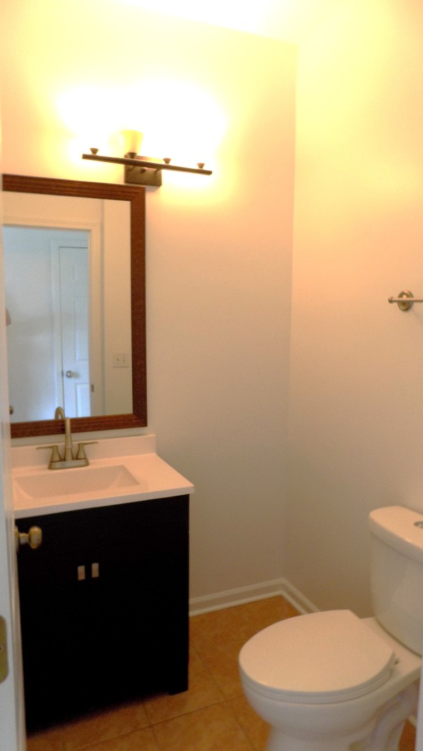 885 CHELSEA Court, Aurora, IL 60504