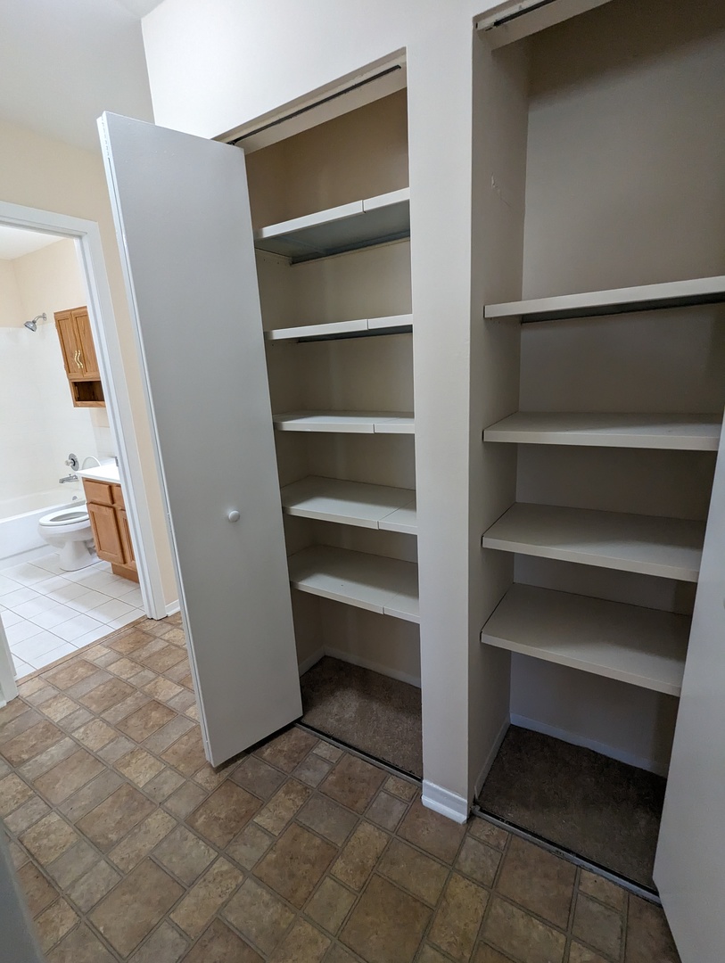 267 12th Street #6D, Wheeling, IL 60090